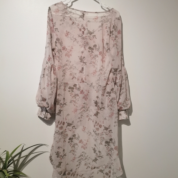 Rare Anthropologie Leith medium balloon sleeve high low sheer top - Picture 10 of 10